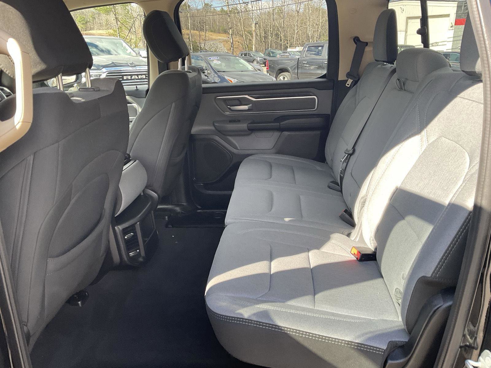 Used 2019 RAM 1500 Big Horn AWD/4WD image 11