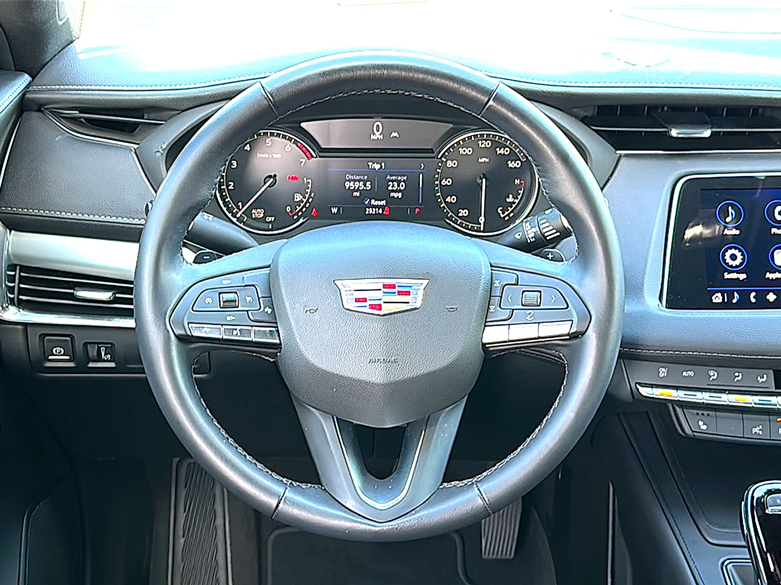 Used 2022 Cadillac XT4 Premium Luxury w/ Enhanced Visibility Package FWD image 28