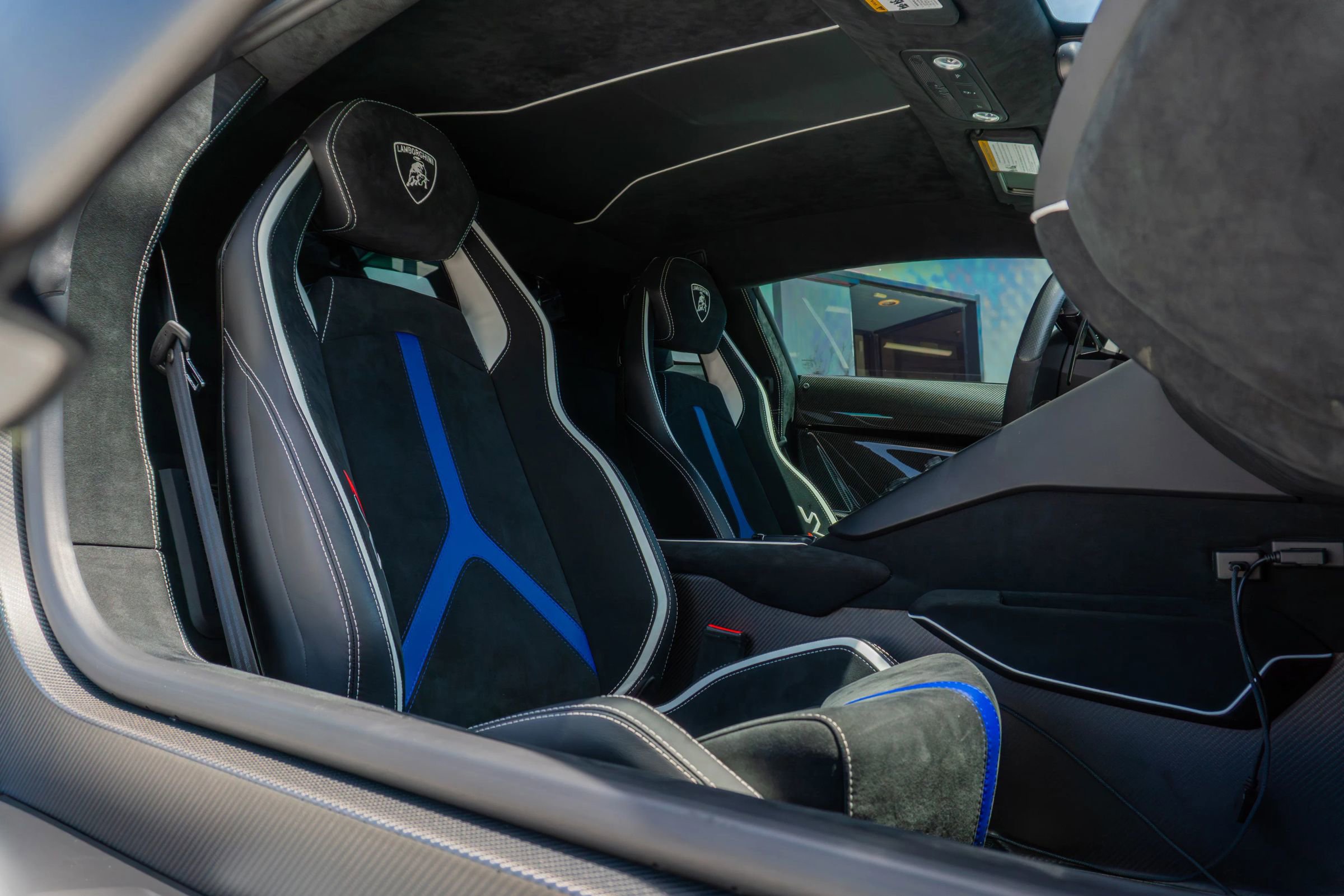 Used 2019 Lamborghini Aventador SVJ AWD/4WD image 59