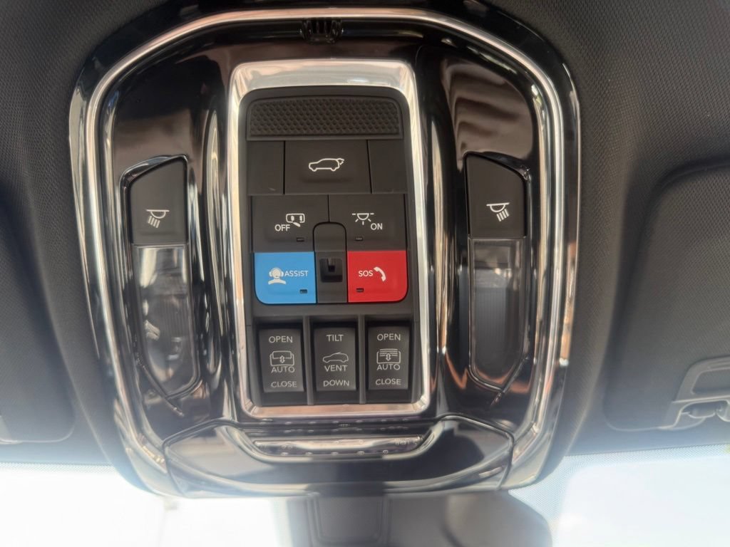 Certified 2023 Jeep Grand Cherokee Summit w/ Advanced Protech Group IV AWD/4WD image 35