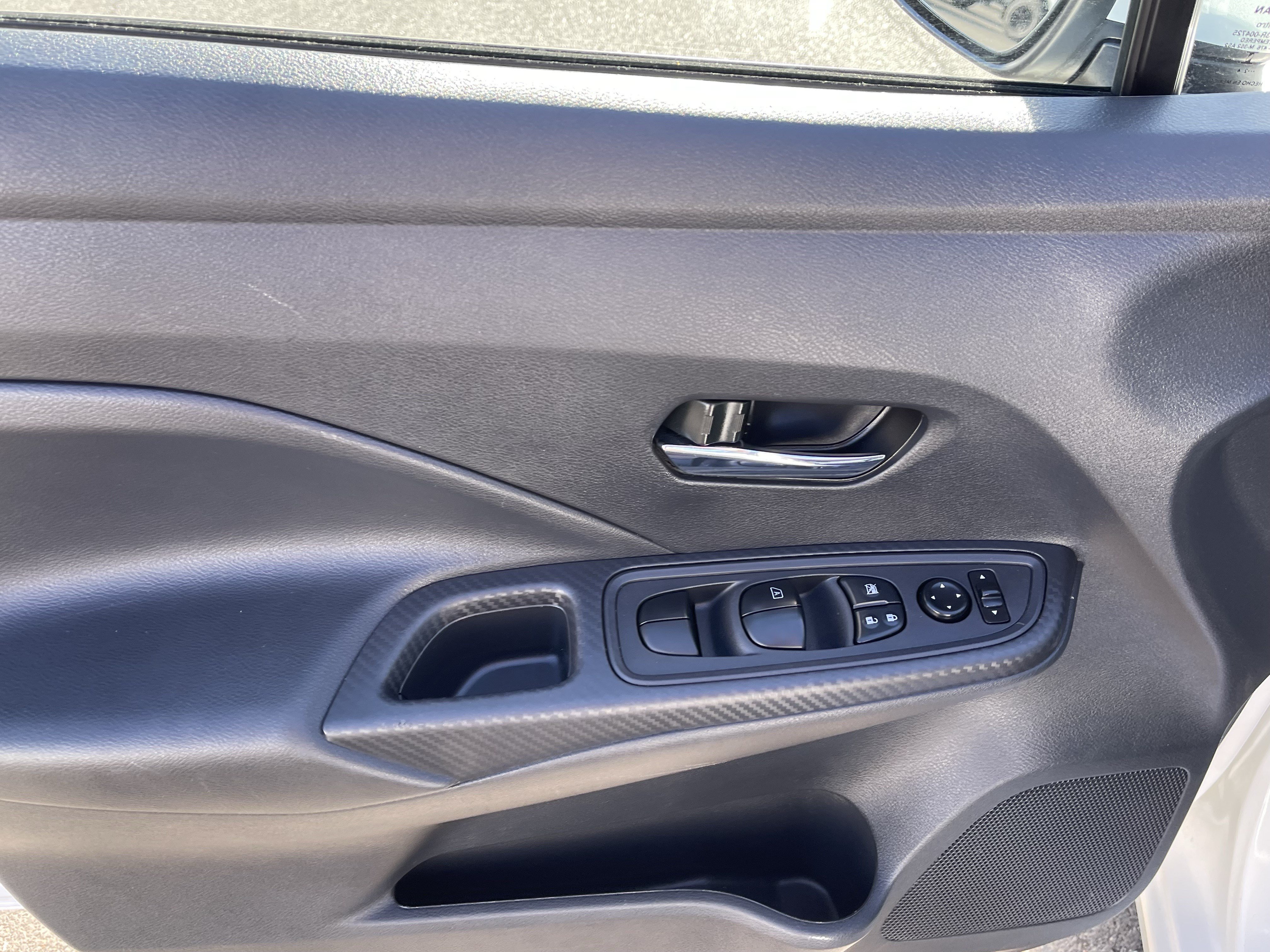 Used 2024 Nissan Versa SV FWD image 17