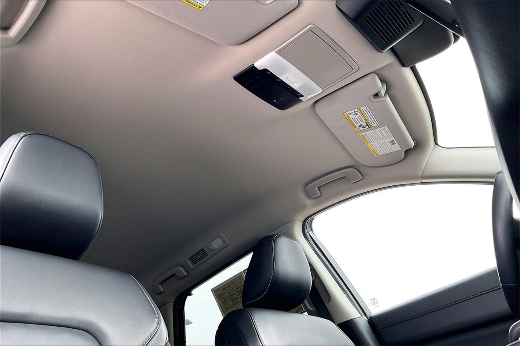 Used 2025 Nissan Pathfinder SL image 22