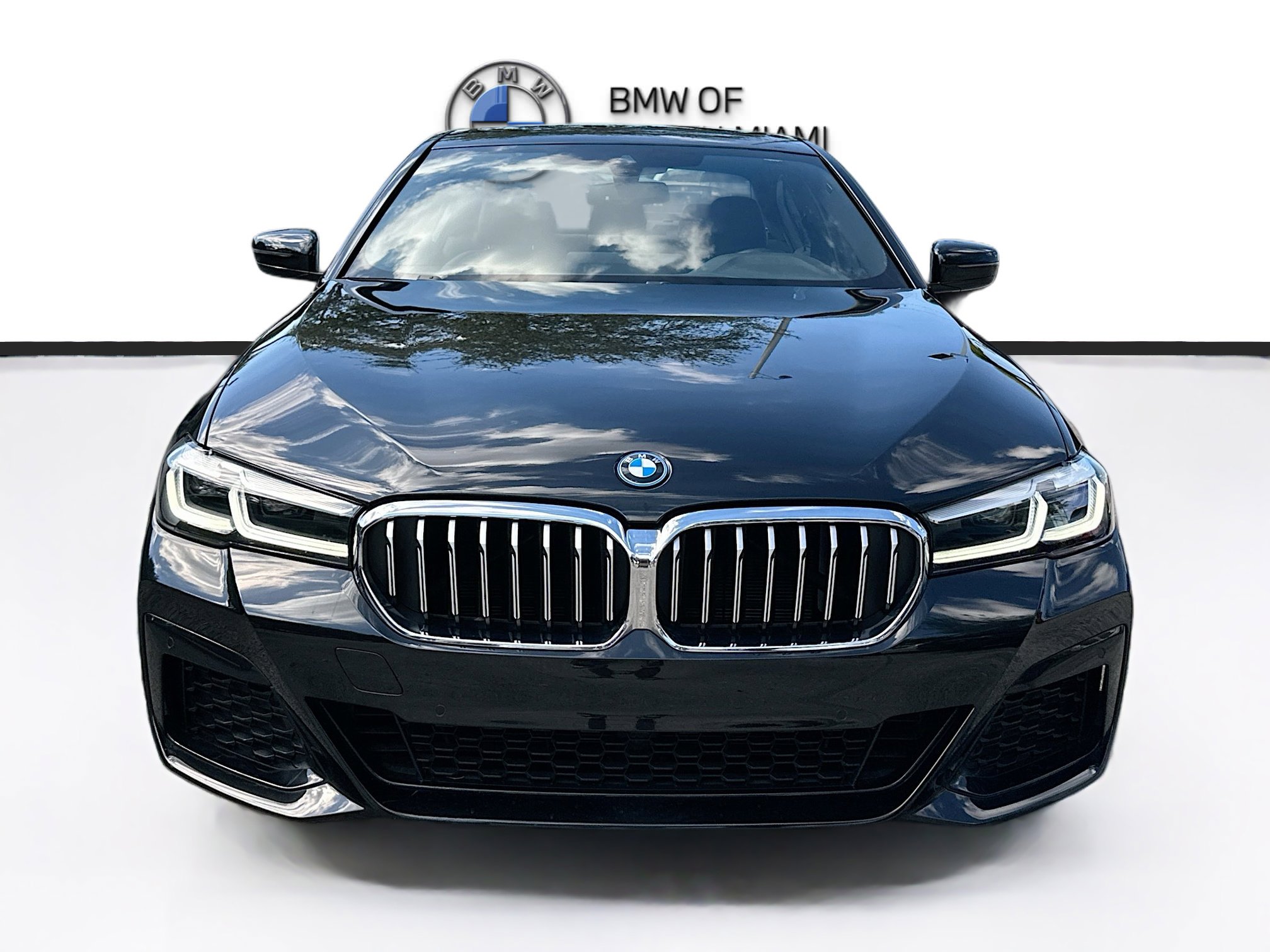 Certified 2023 BMW 530e w/ M Sport Package image 2