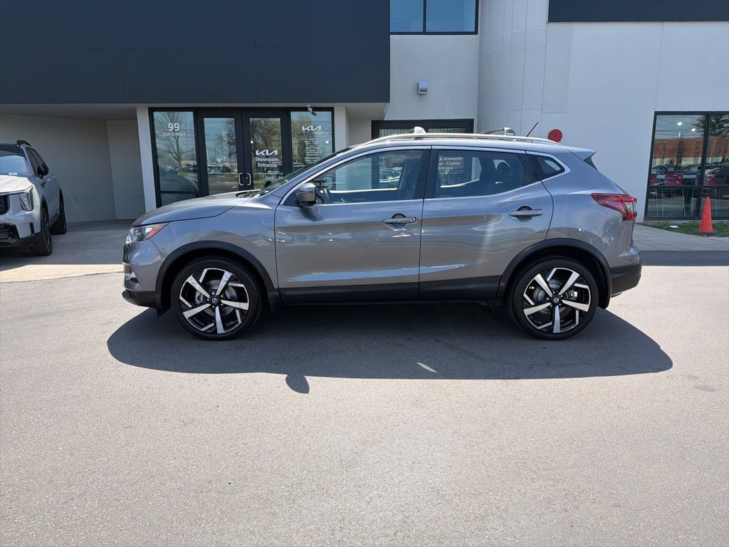 Used 2022 Nissan Rogue Sport SL AWD/4WD image 2