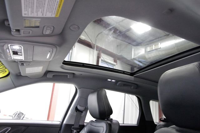 Used 2020 Lincoln Corsair Standard w/ Premium Package image 35