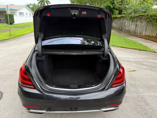 Used 2018 Mercedes-Benz S 560 Sedan w/ Premium Package image 14
