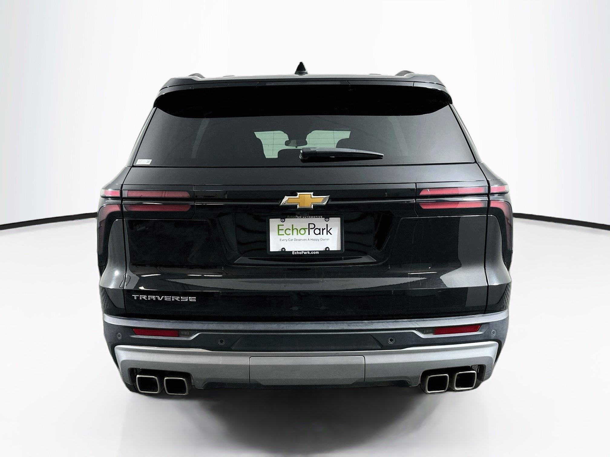 Used 2025 Chevrolet Traverse LT FWD image 7