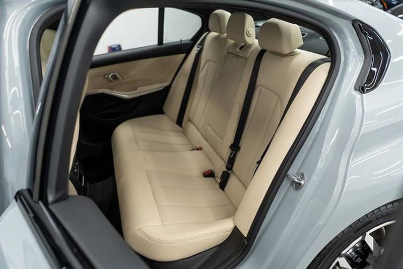 Used 2025 BMW 330i xDrive w/ M-Sport Package image 31