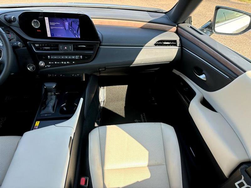 Used 2024 Lexus ES 350 Premium image 16