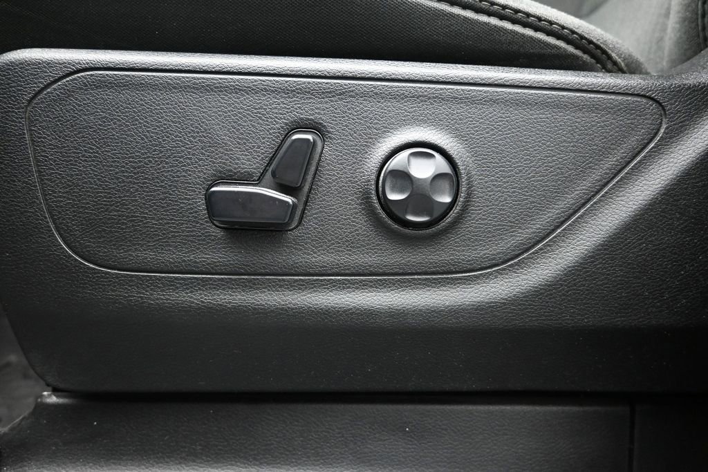 Used 2020 RAM 1500 Big Horn RWD image 11