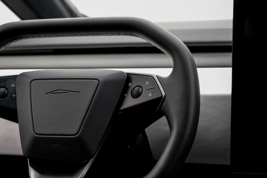 Used 2024 Tesla Cybertruck AWD Crew Cab image 17