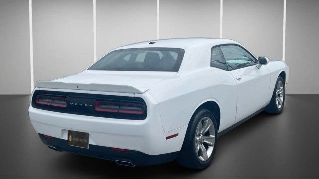 Used 2021 Dodge Challenger SXT RWD image 5