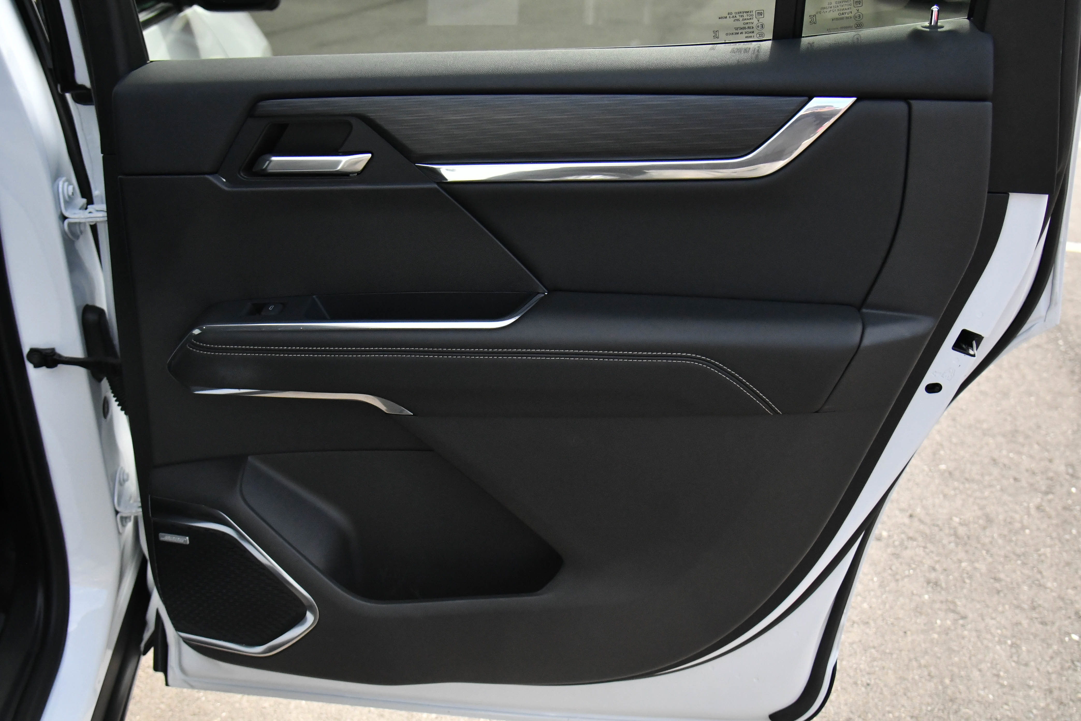 Used 2024 GMC Acadia Elevation image 51