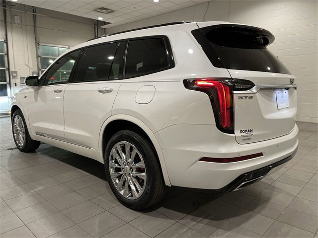 Certified 2022 Cadillac XT6 Sport w/ Technology Package image 3