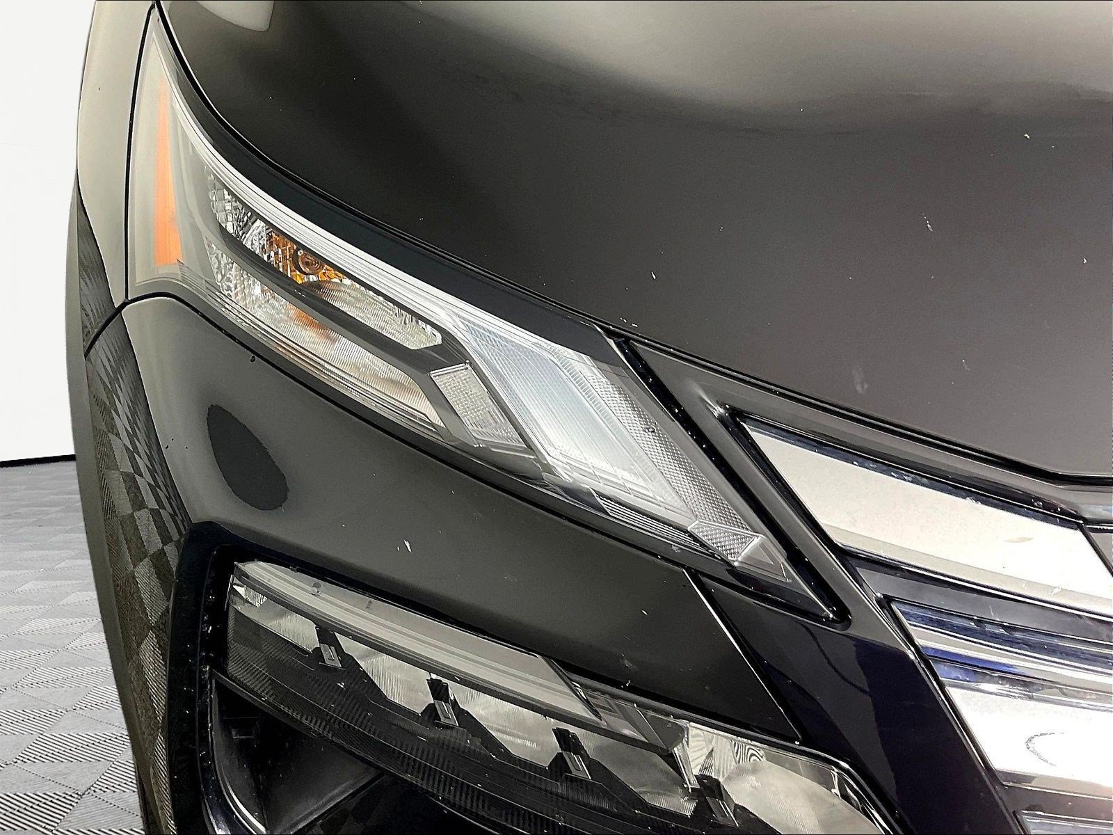 Used 2025 Nissan Rogue SV w/ SV Premium Package FWD image 32