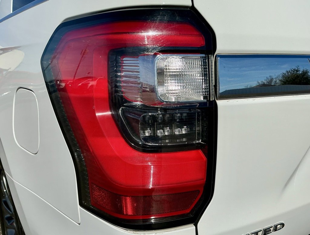 Used 2020 Ford Expedition Limited image 14