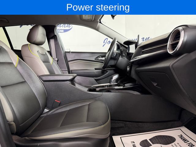 Used 2025 Chevrolet Trax ACTIV image 17