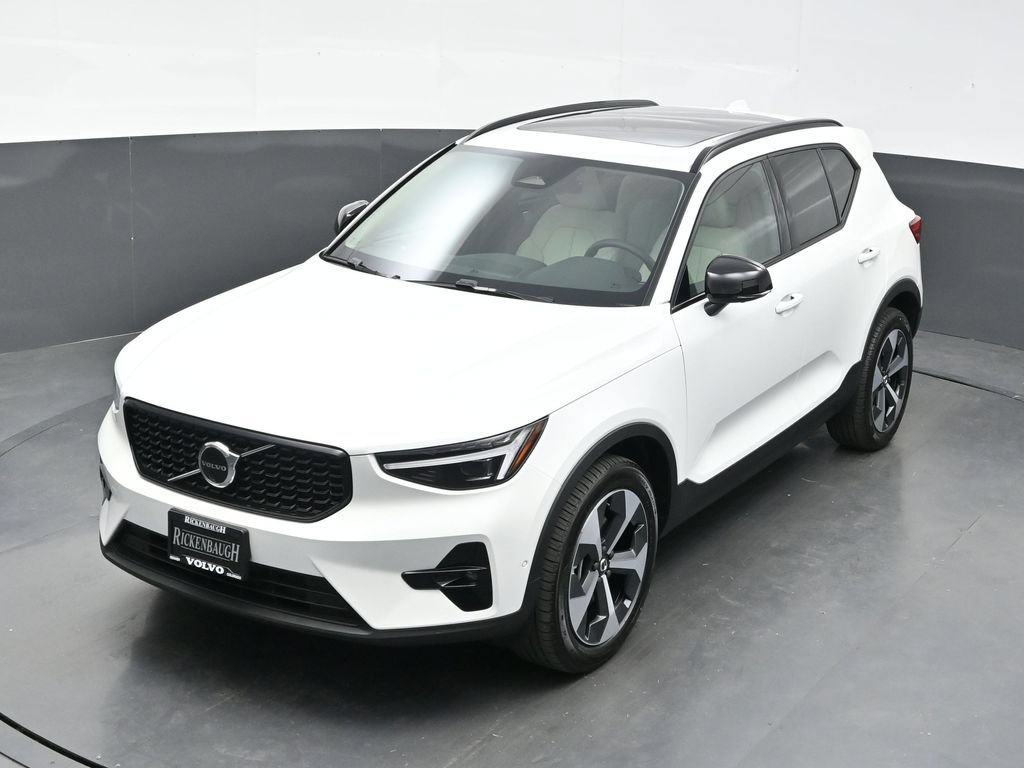 New 2026 Volvo XC40 B5 Plus w/ Climate Package AWD/4WD image 31