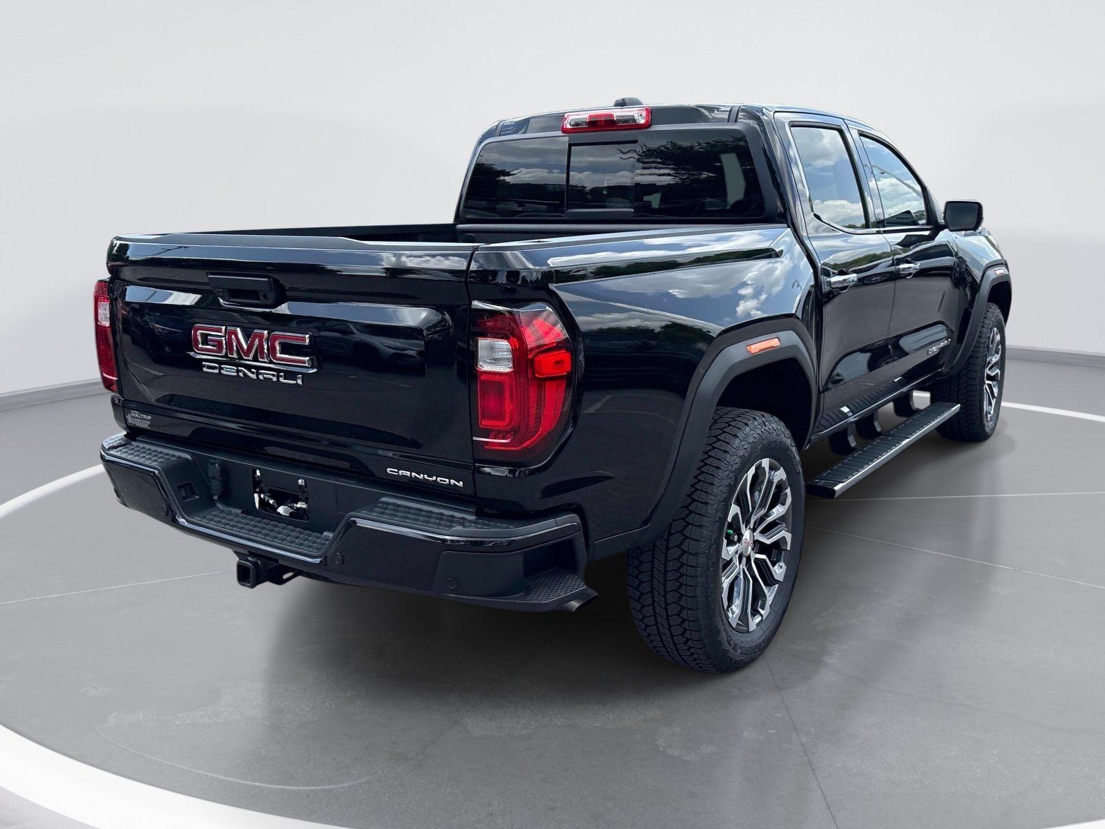 Used 2026 GMC Canyon Denali AWD/4WD image 8