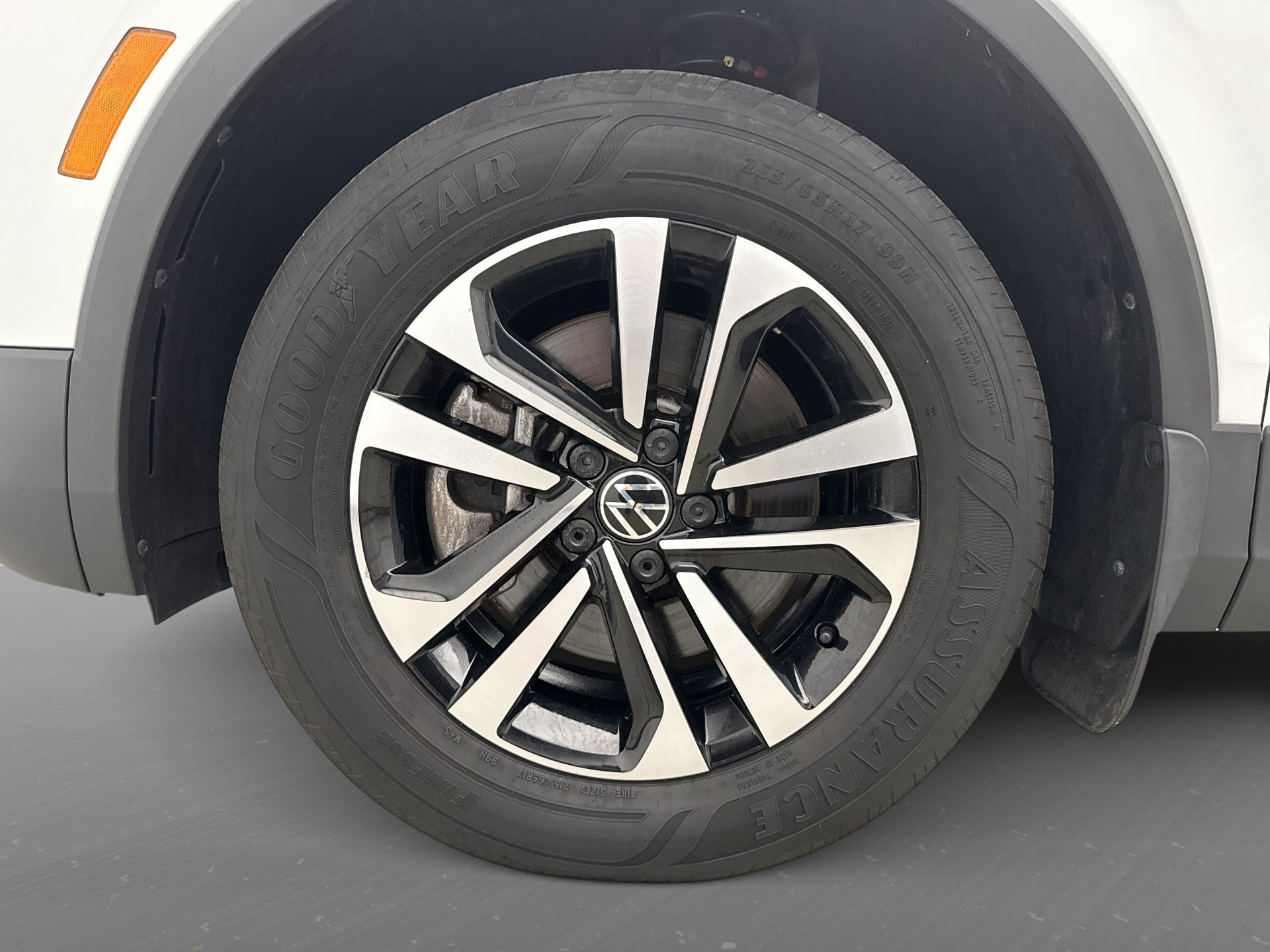 Used 2023 Volkswagen Tiguan S AWD/4WD image 23
