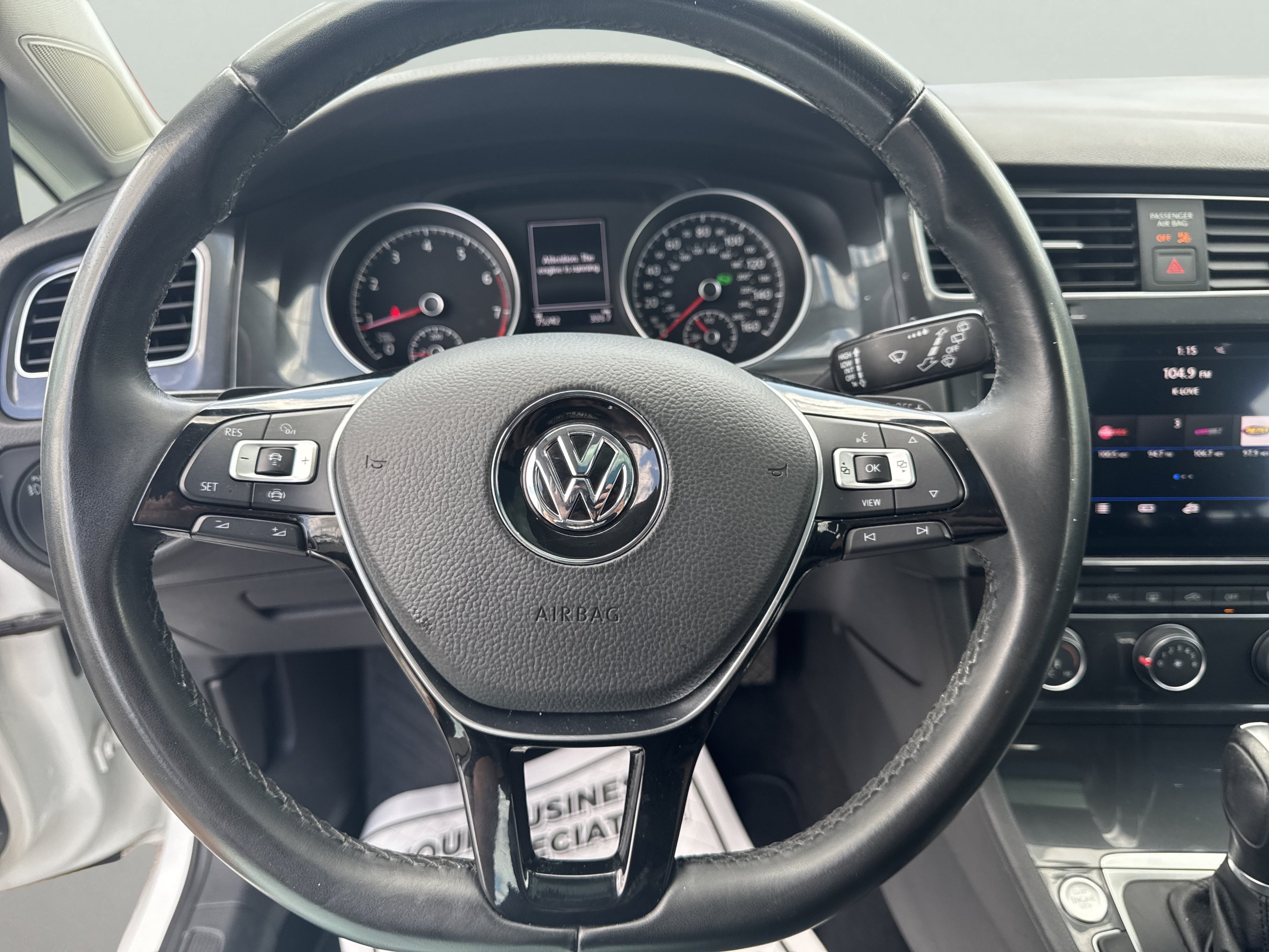 Used 2019 Volkswagen Golf SE FWD image 13