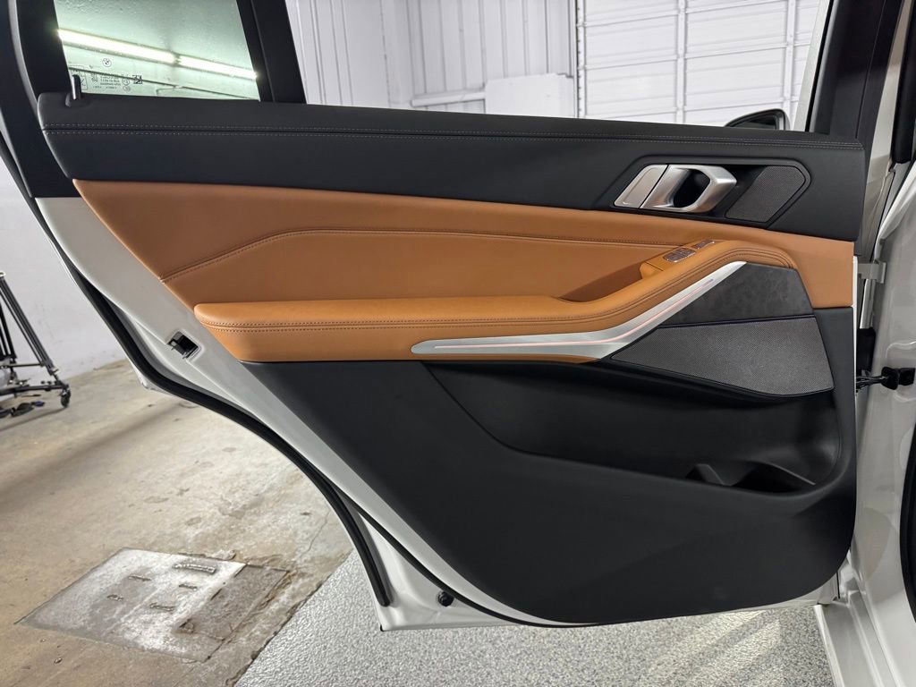 Used 2024 BMW X7 xDrive40i w/ Premium Package image 46