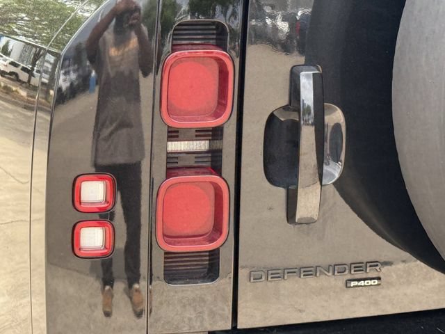 Used 2023 Land Rover Defender 130 X-Dynamic SE AWD/4WD image 7