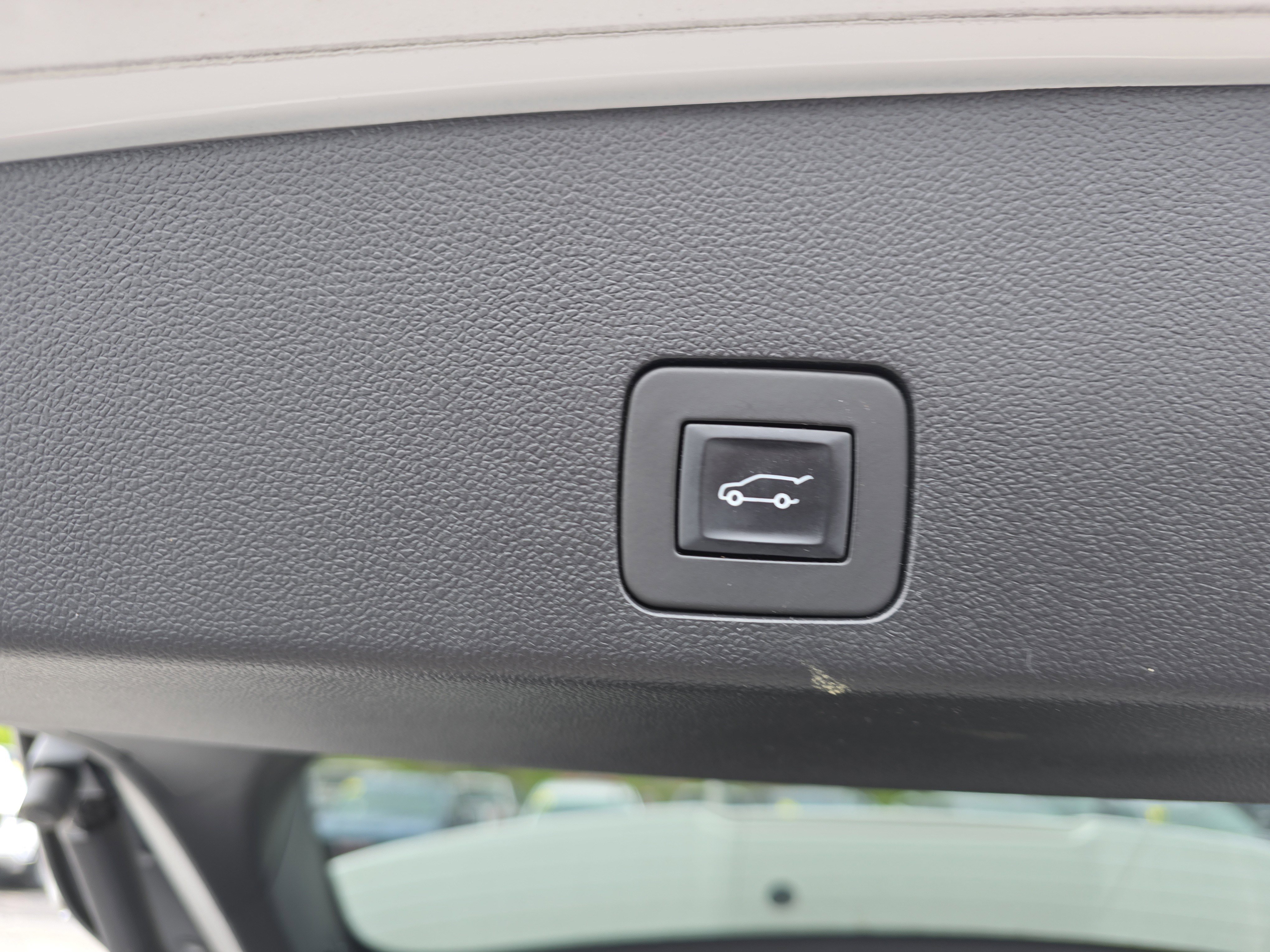 Used 2022 Buick Encore GX Select w/ Sport Touring Package AWD/4WD image 6
