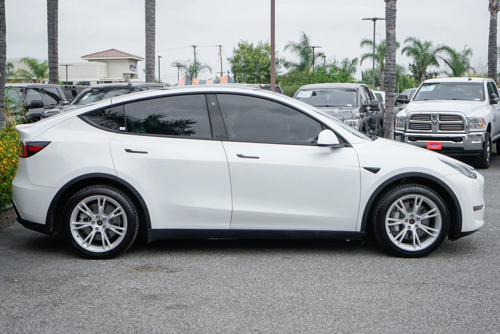 Used 2020 Tesla Model Y Long Range image 11