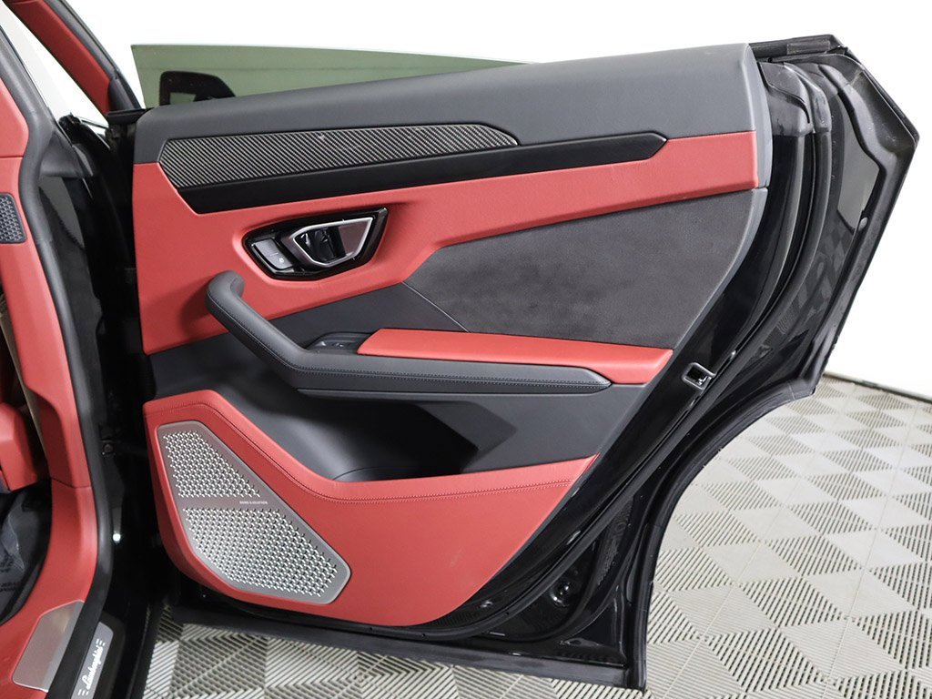 Used 2022 Lamborghini Urus image 30