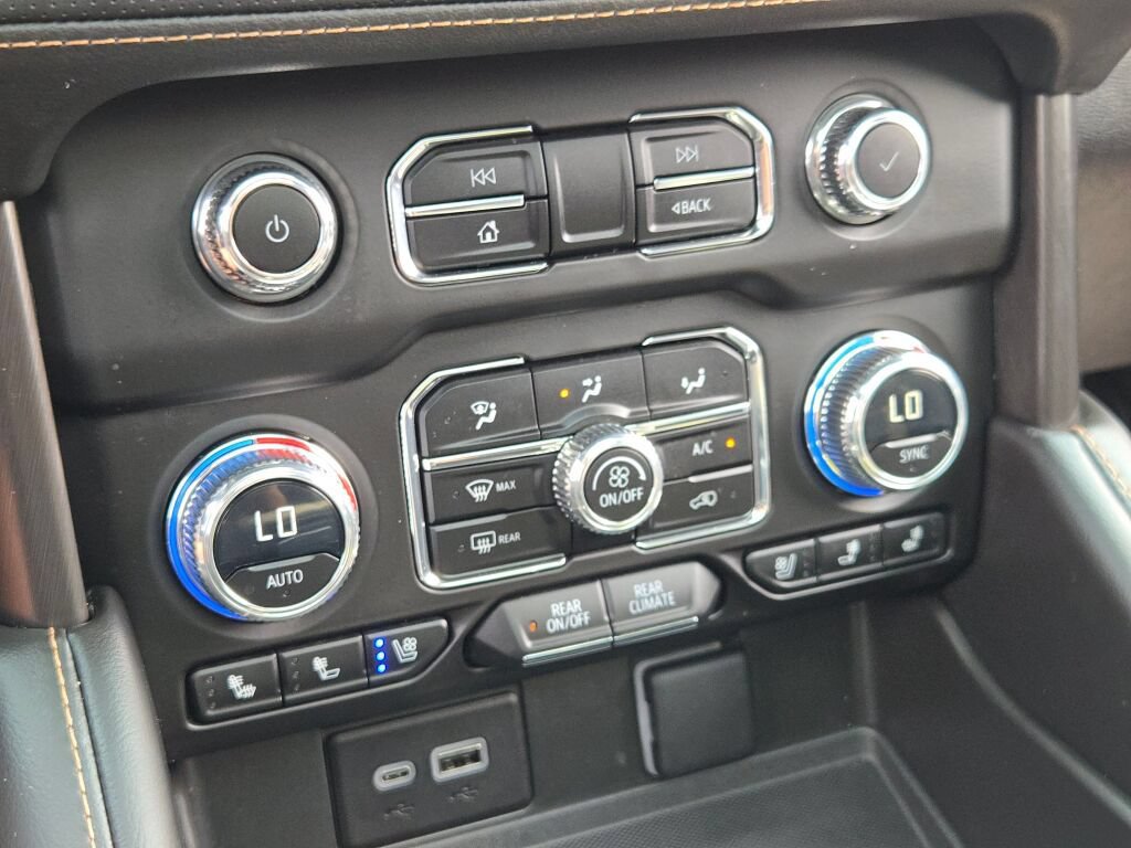 Certified 2023 GMC Yukon AT4 w/ AT4 Premium Package AWD/4WD image 35