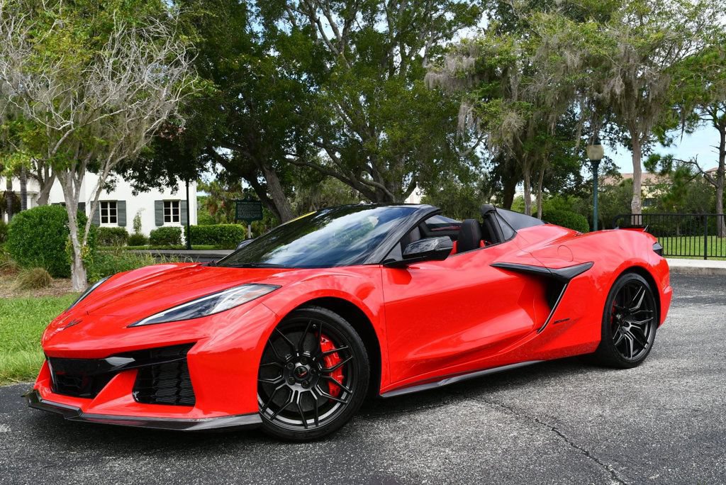 Used 2023 Chevrolet Corvette Z06 w/ Stealth Interior Trim Package RWD image 22