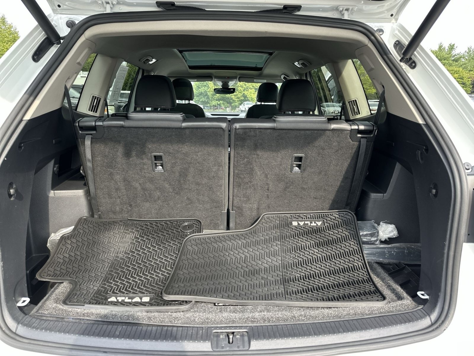 Used 2021 Volkswagen Atlas SEL Premium AWD/4WD image 28