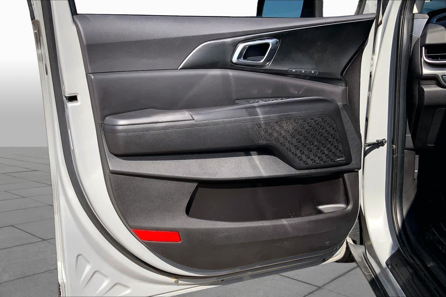 Used 2025 Kia Carnival SX Prestige FWD image 22