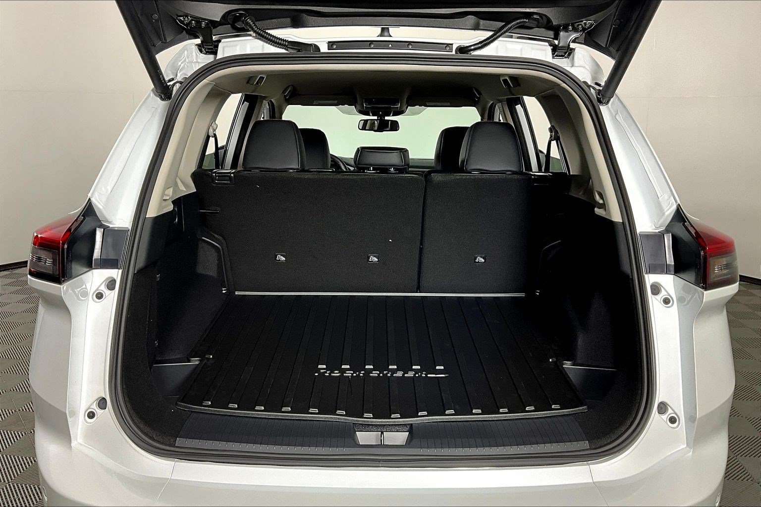 New 2026 Nissan Rogue SV w/ Rock Creek Premium Package AWD/4WD image 21