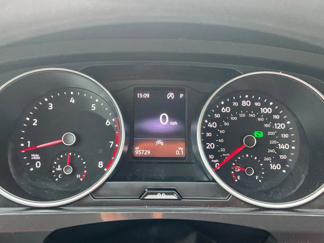 Used 2021 Volkswagen Tiguan S image 14