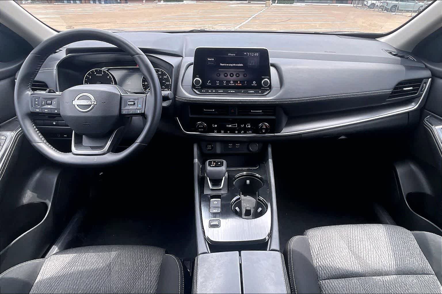 Used 2025 Nissan Rogue SV FWD image 8