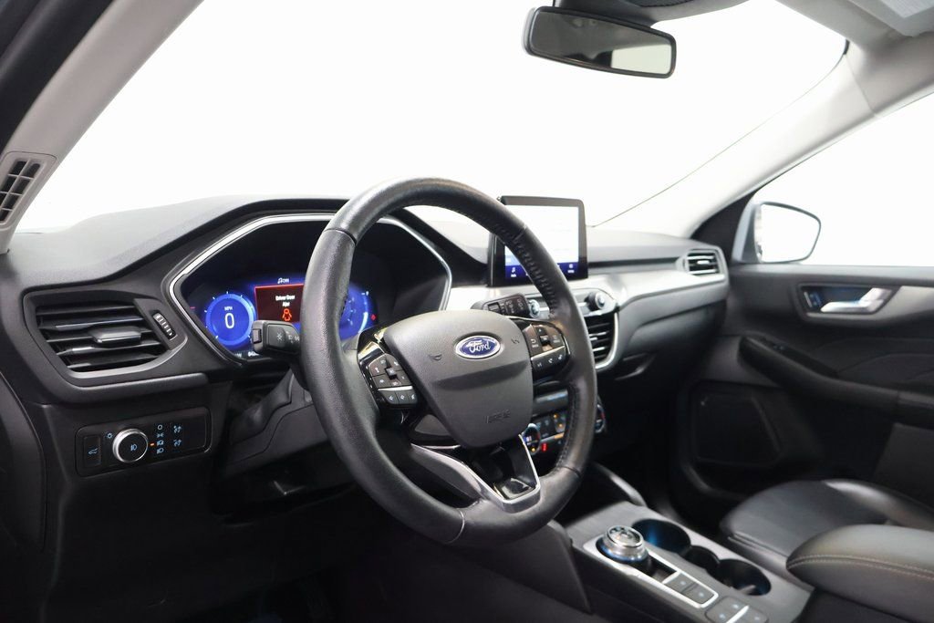 Used 2021 Ford Escape Titanium w/ Class II Trailer Tow Package image 15