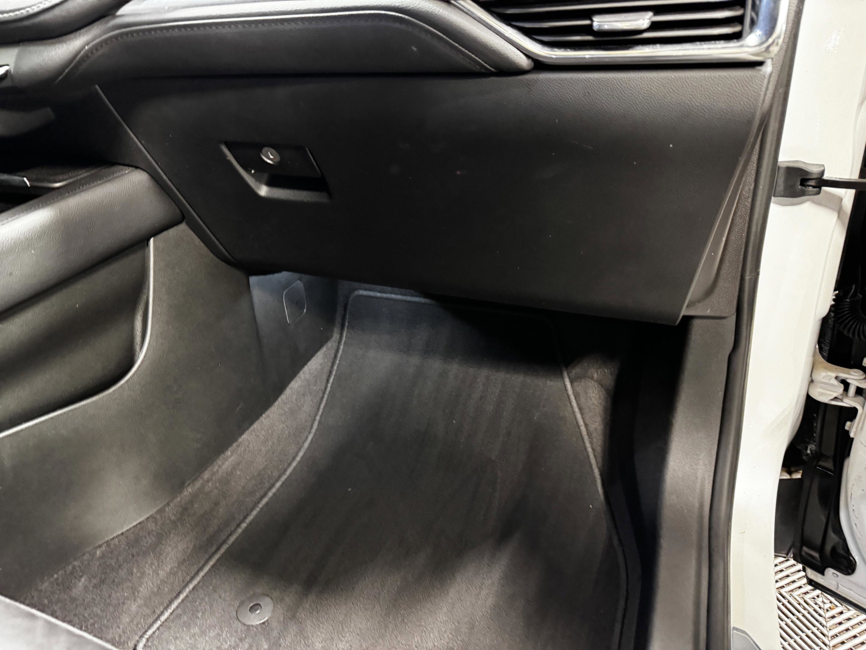 Used 2020 Cadillac XT4 Premium Luxury w/ Driver Awareness Package image 32