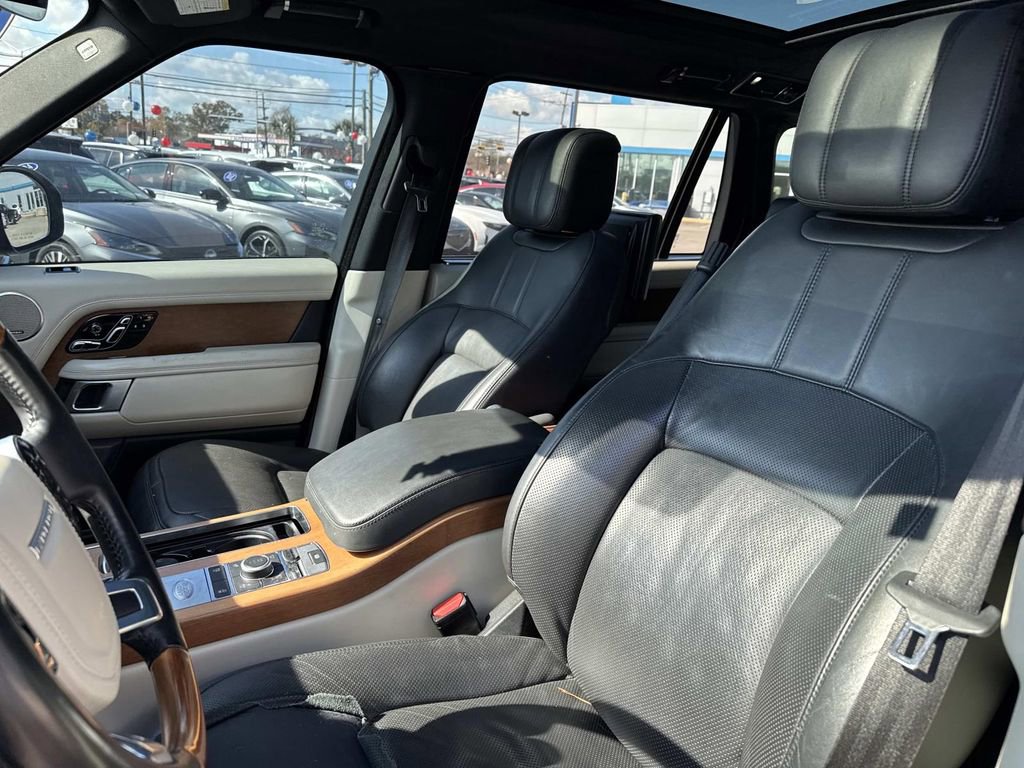 Used 2019 Land Rover Range Rover Long Wheelbase Supercharged image 16