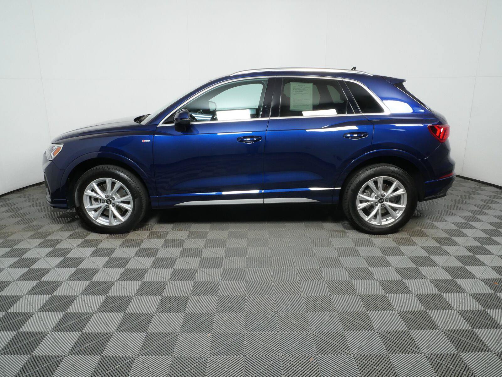 Used 2024 Audi Q3 2.0T Premium AWD/4WD image 26