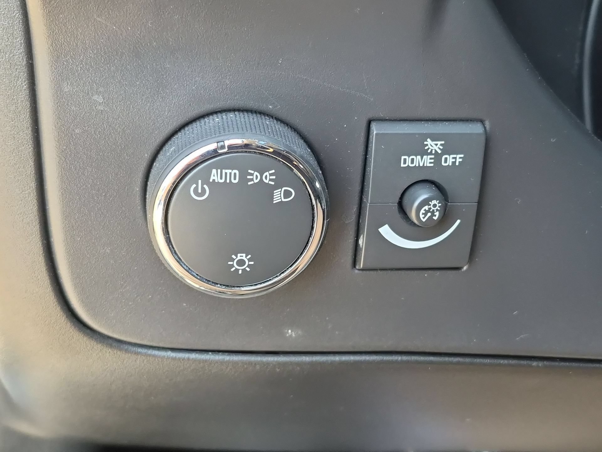 Used 2025 Chevrolet Express 2500 w/ Driver Convenience Package RWD image 17