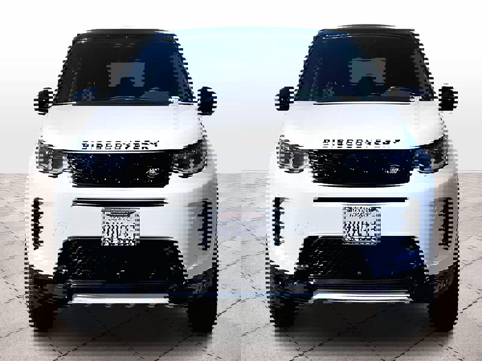 Used 2025 Land Rover Discovery Sport Dynamic SE image 3