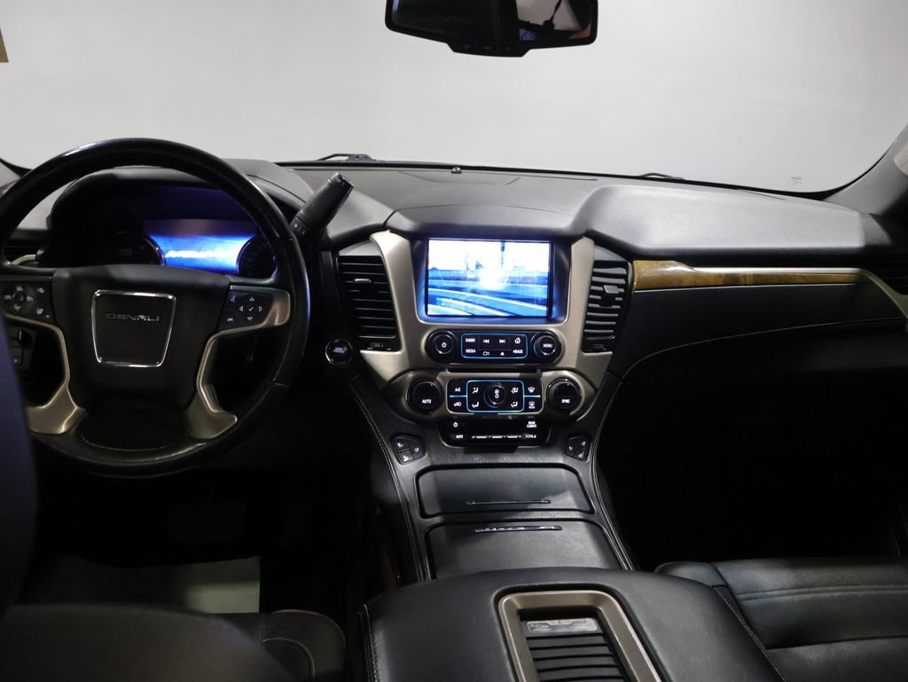 Used 2017 GMC Yukon Denali AWD/4WD image 17