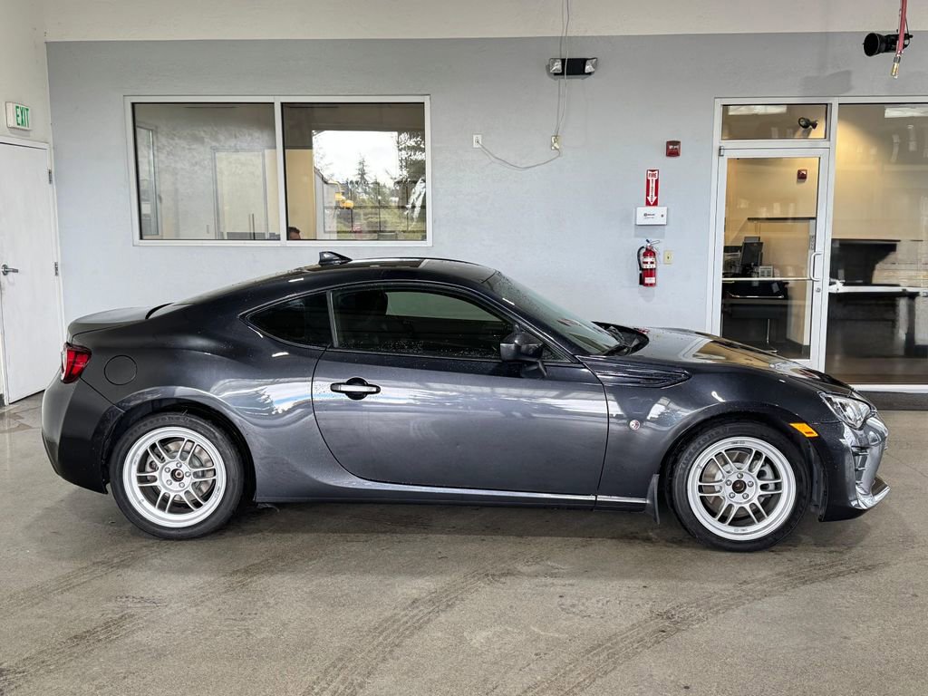 Used 2019 Toyota 86 RWD image 4