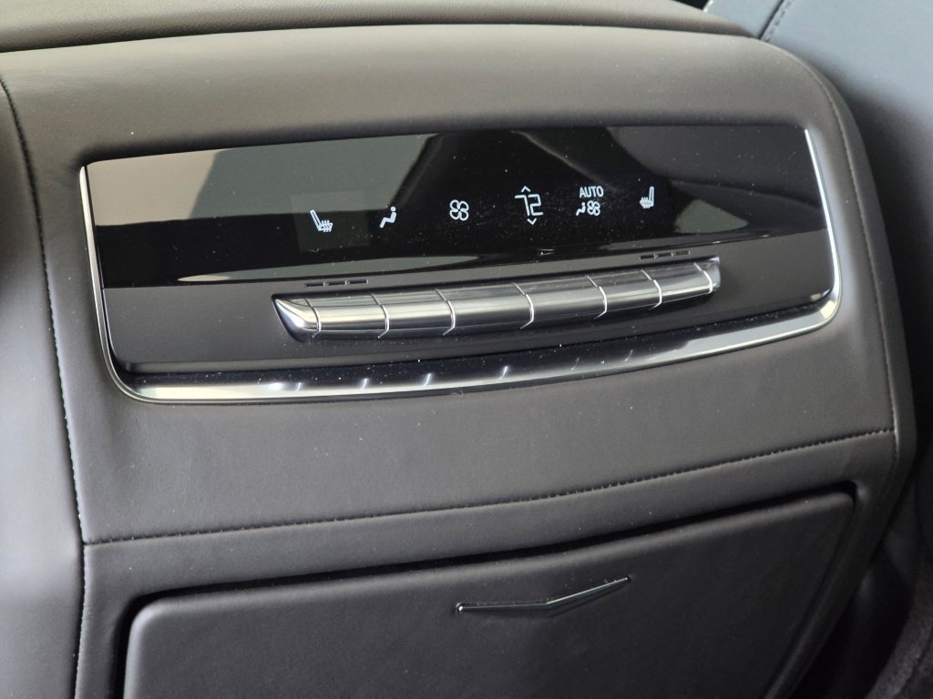 Used 2025 Cadillac Escalade V AWD/4WD image 46