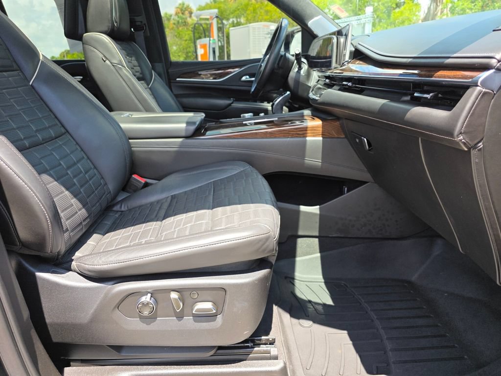 Used 2021 Cadillac Escalade Sport Platinum RWD image 15