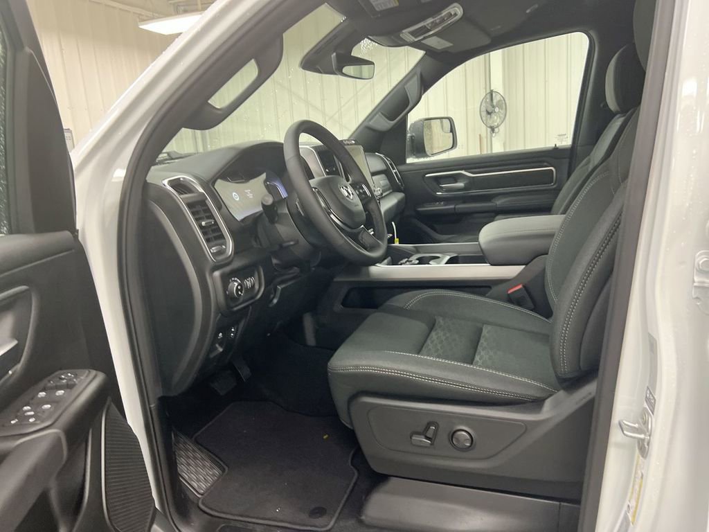 New 2026 RAM 1500 Big Horn AWD/4WD image 19
