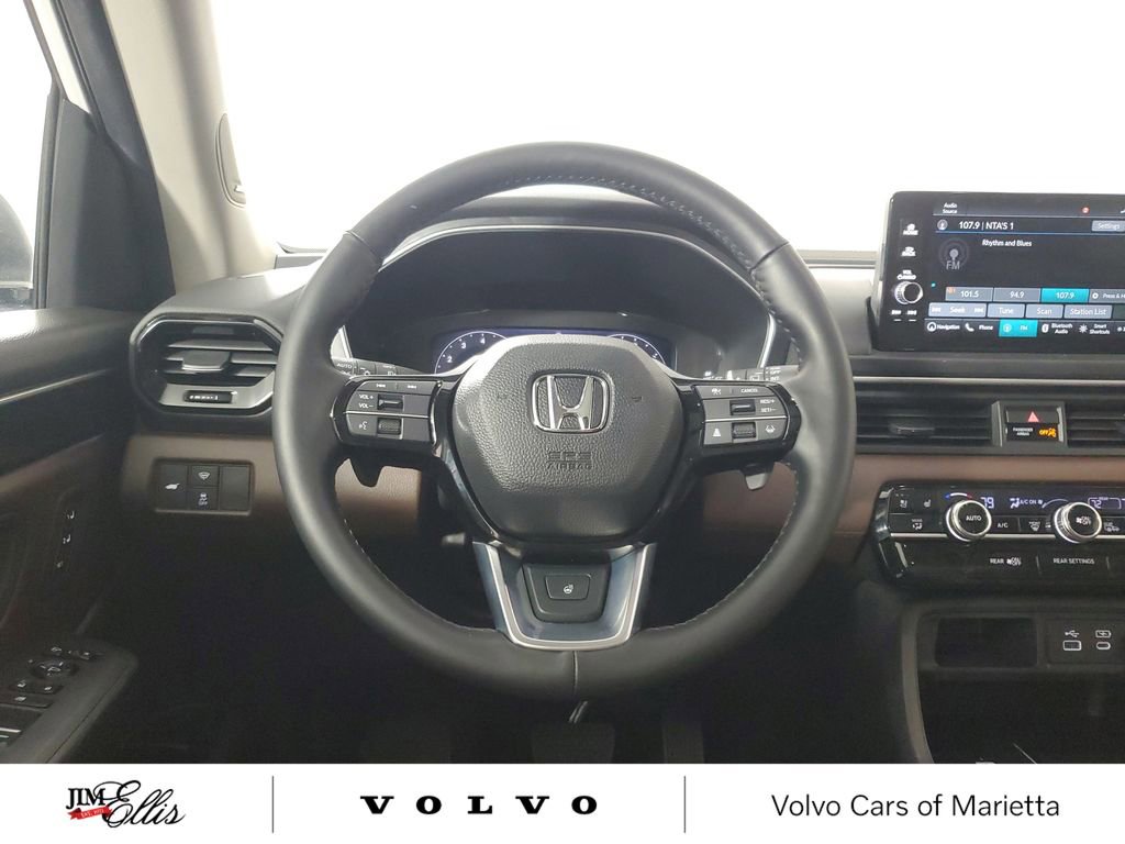 Used 2025 Honda Pilot Elite image 18