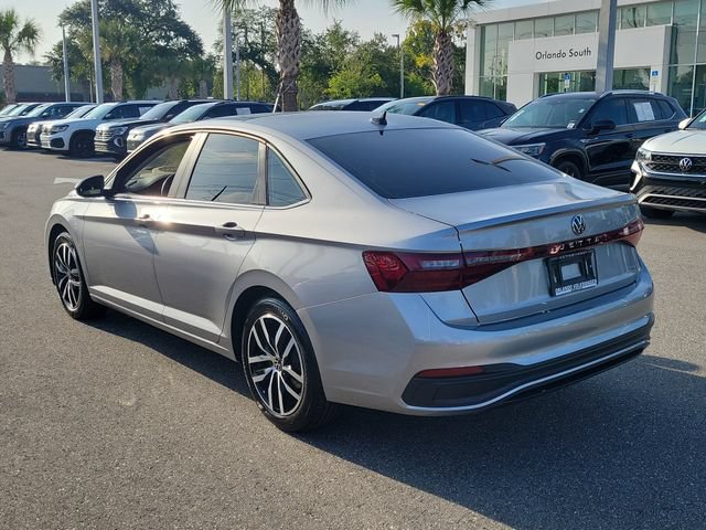 Used 2026 Volkswagen Jetta SE FWD image 3